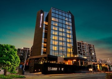 ESSENTIA PREMIER HOTEL PUNE WAKAD
